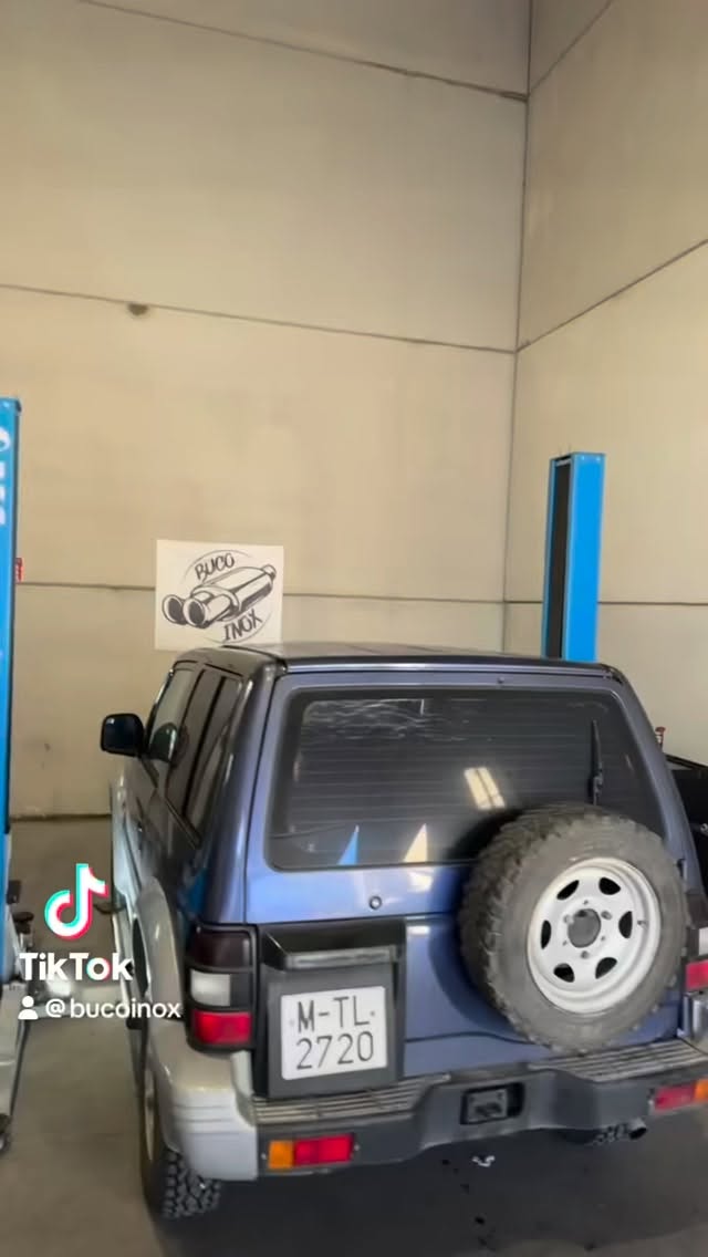 Segunda parte para este Mitsubishi Montero V20 💥 con esta defensa trasera en acero y pilotos multifuncionales Japoneses #bucoinoxweldings #bucoinox #offroad #4x4 #mitsubishi