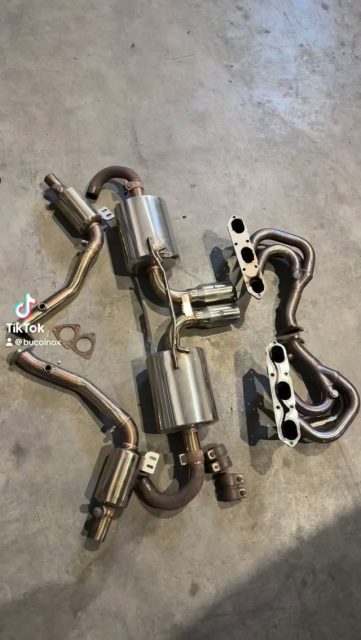 Terrible proyecto con este Porsche Boxter 986, completo FULLINOX con colectores 3-1 seguidos de silenciosos deportivos antidron y colas 90mm biseladas💥🚀 y tu? A que esperas para cumplir tu proyecto? #porsche #manifold #fullinox #bucoinoxweldings #bucoinox 👨🏼‍🏭🔥